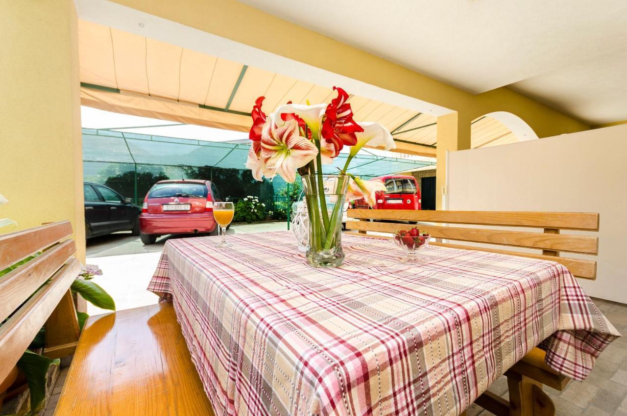 Apartments And Room Take It Easy Tribalj Exterior foto