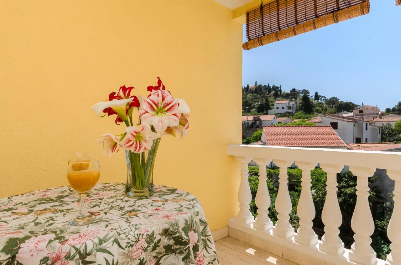 Apartments And Room Take It Easy Tribalj Exterior foto